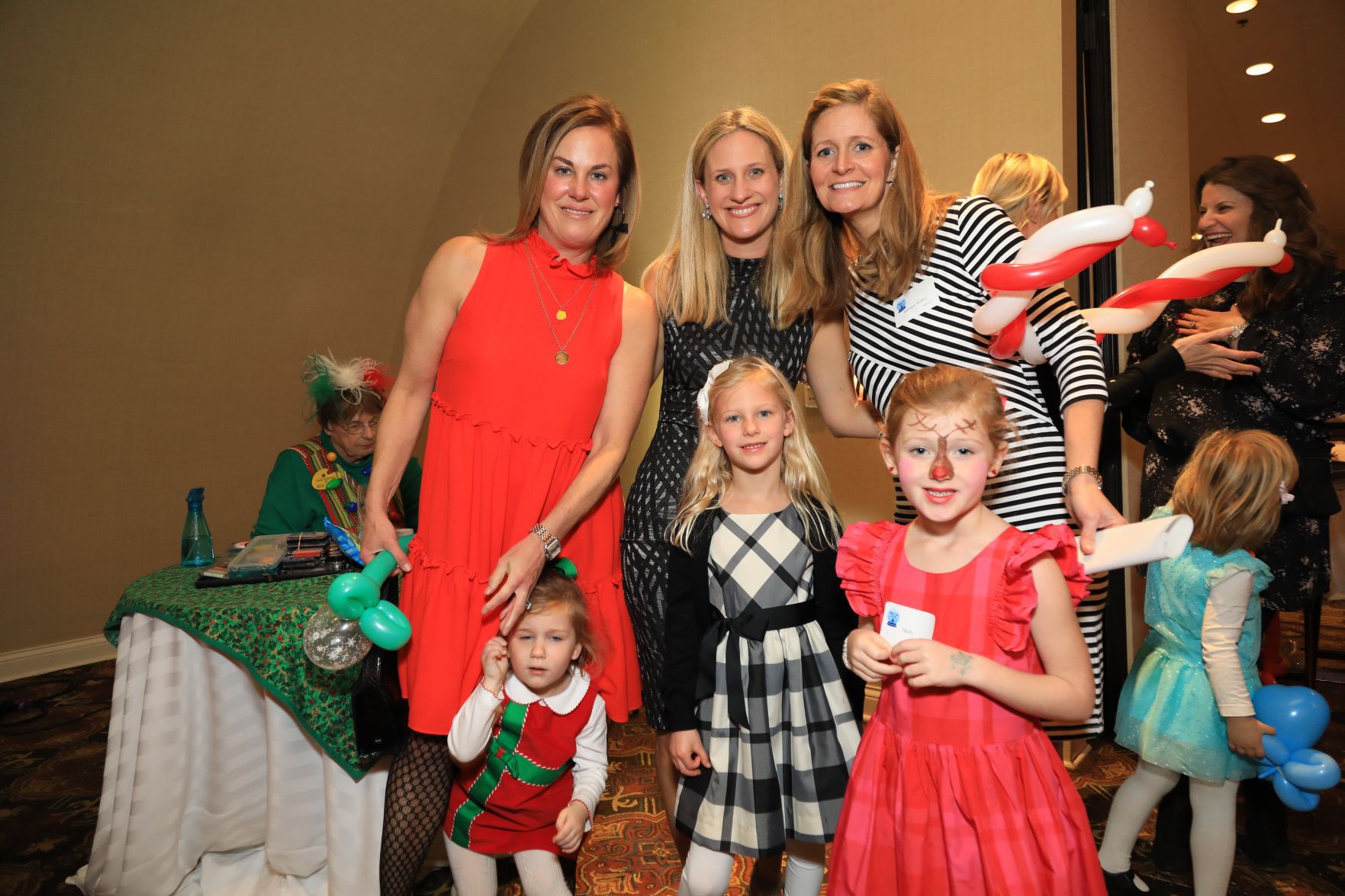 Valerie and Lexi Hind, Payton Timme, Molly Wolkin, Lindsay Timme, Marianne Wolken